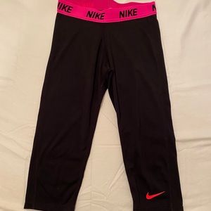 Nike Girls Capri Leggings
